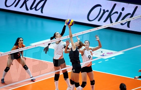 Sezonun ilk maçı 5 set sürdü