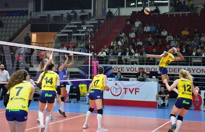 Yeşilyurt'un ilk yenilgisi Fenerbahçe OPET'ten