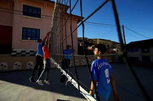 Voleybol tutkusuyla dağları aştılar