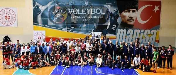 Ege Voleybol Veteran Turnuvası Sona Erdi