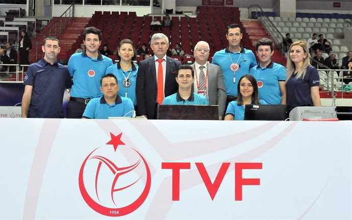 Eczacıbaşı VitrA'dan 10. galibiyet Eczacıbaşı VitrA'dan 10. galibiyet