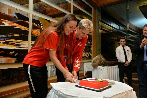 AXA Sigorta'dan Sultanlar'a Moral Yemeği