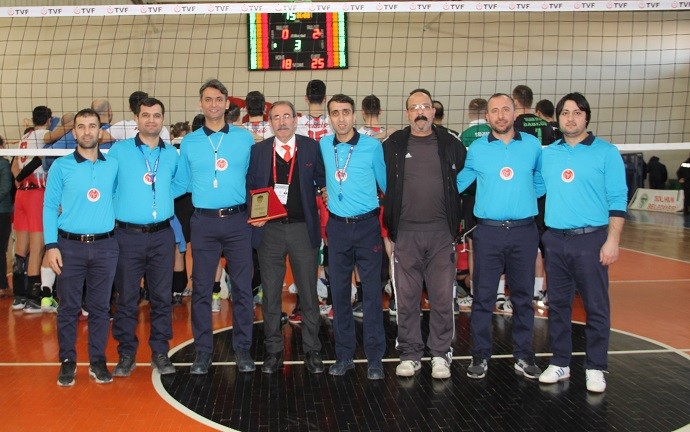 Solhan Spor zirve takibini sürdürdü