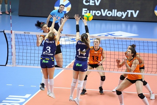 Eczacıbaşı VitrA bir kez daha 3-2 kazandı