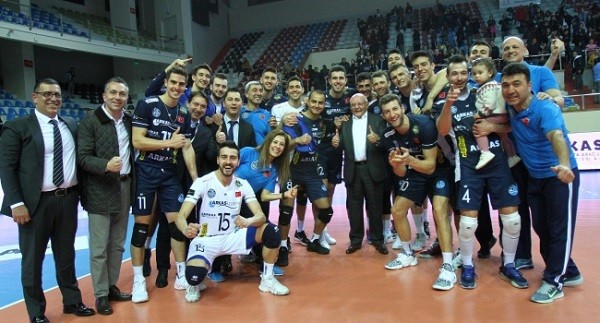 Lucien Arkas'tan Çeyrek Final'e Çıkan Takımına Tebrik