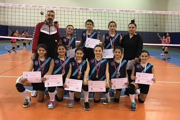 TVF Antalya İl Temsilcisi Kenan Gürkan takımını Yarı Finallere taşıdı