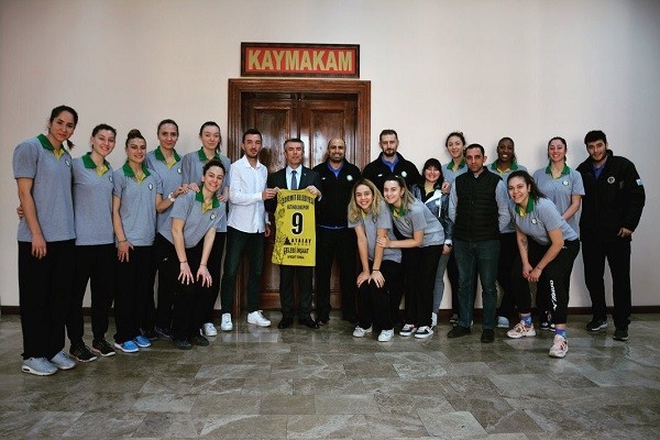 Edremit Belediyesi Altınolukspor'dan Kaymakam Sırmalı'ya ziyaret