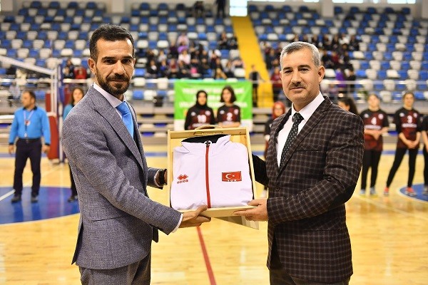 Malatya Yeşilyurt'ta Voleybol Turnuvası büyük çekişmeye sahne oluyor