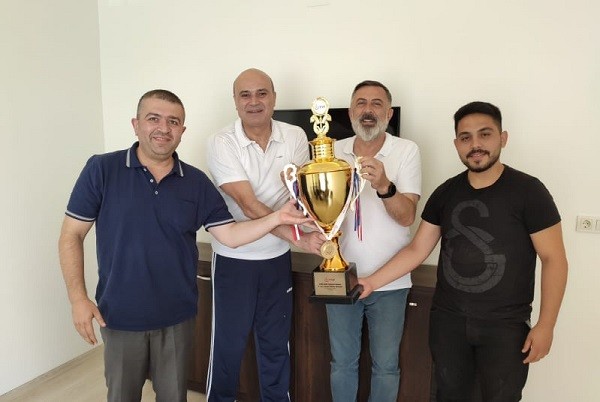 Erzin Yeşilkent, şampiyonluğun görünmez kahramanlarına teşekkür etti