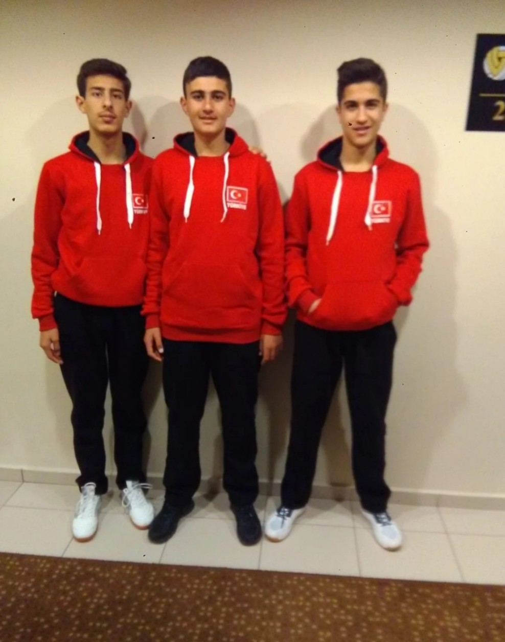 Yakup hoca, Şanlıurfa'da geleceğin voleybolcularını yetişiyor