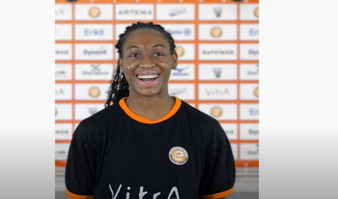 Hızlı Sorular’ın ikinci konuğu Chiaka Ogbogu