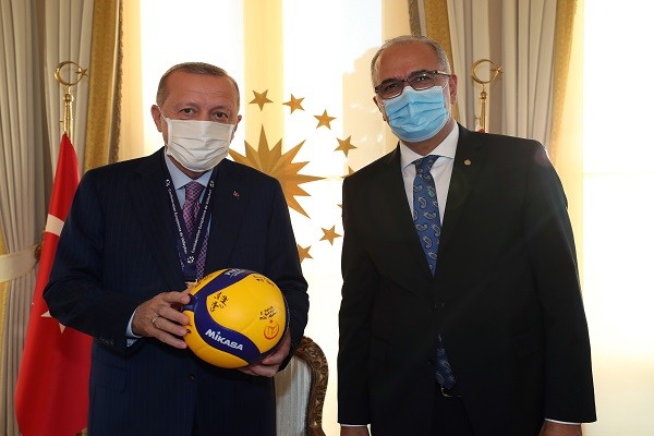 Cumhurbaşkanı’ndan voleybola dev destekler