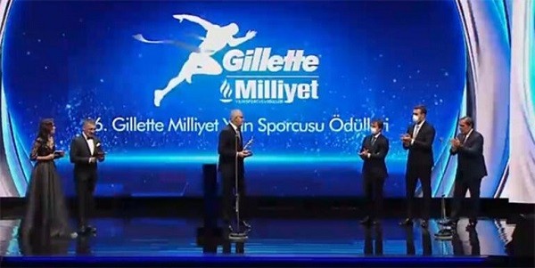 Milliyet Yılın Sporcusu Ödüllerinde Üstündağ'a Erdoğan Demirören Büyük Ödülü