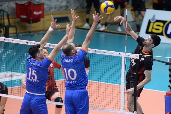 Galatasaray 2-0 geriden gelip maçı kazanmayı başardı