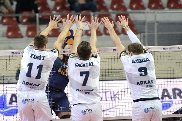 Arkas Spor, erteleme maçında Ziraat Bankkart'a konuk olacak