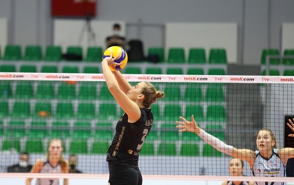 VakıfBank, Sarıyer'den 3 puanla döndü