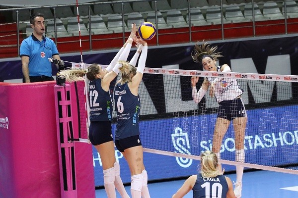 Yeşilyurt, Sarıyer'e 1 set verdi