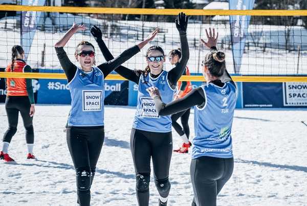 Kadın Kar Voleybolu Milli Takımımız, Yarı Finalde
