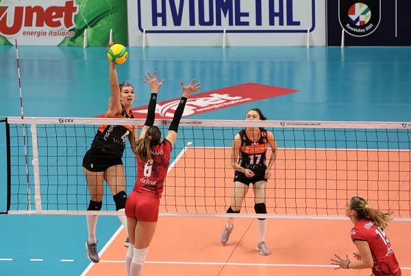 Eczacıbaşı VitrA'nın Umudu İstanbul'daki Rövanş Maçında