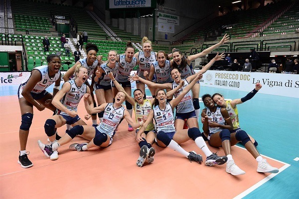 İlk Süper Finalist A. Carraro Imoco CONEGLIANO
