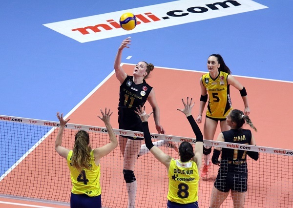 VakıfBank, F. Bahçe Opet'i Konuk Ediyor