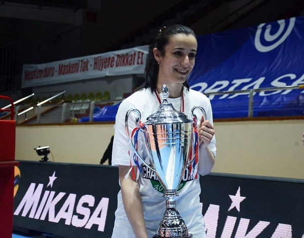 'Kız çocuklarının isteyip de yapamayacağı hiçbir şey yoktur'