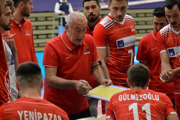 Ülkemizde erkek voleybolunun ilerlemesi için önemli bir kadroya sahibiz