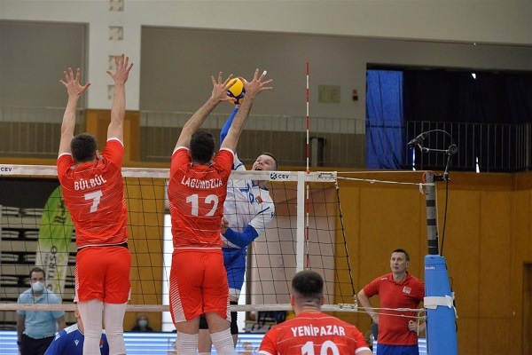 Belarus'u bir kez daha yenen Efeler dörtte dört yaptı