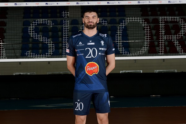 Emre Tayaz 1 yıl daha Altekma’da  