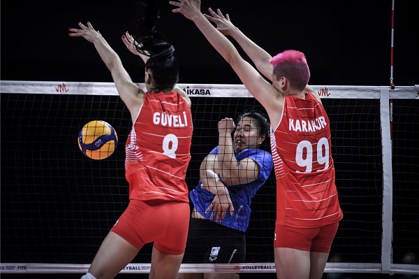 Sultanlar, bir setten fazlasına müsaade etmedi. Seriyi 7 maça çıkarttı