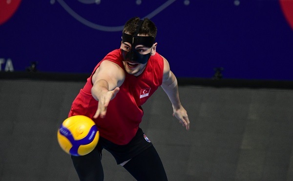 Efeler Avrupa Şampiyonası hazırlıklarını sürdürdü