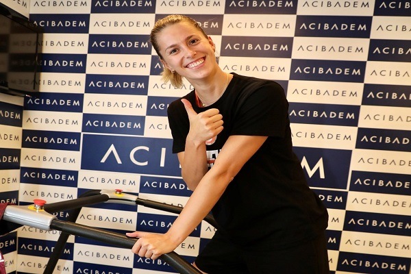 Laura Heyrman sağlık kontrolünden geçti