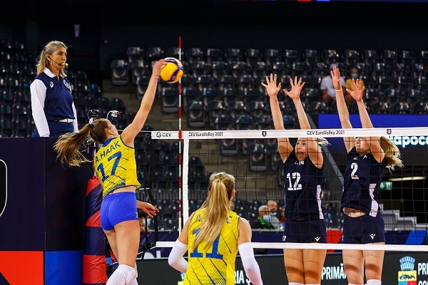 Anna ve Isabelle  38 yıl sonra ülkelerine EuroVolley heyecanı yaşatıyor
