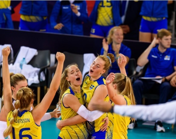Anna ve Isabelle  38 yıl sonra ülkelerine EuroVolley heyecanı yaşatıyor