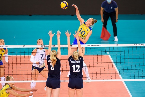 Anna ve Isabelle  38 yıl sonra ülkelerine EuroVolley heyecanı yaşatıyor