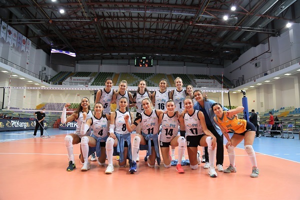 Bolu Belediyespor'u 3-0 yenen PTT çeyrek finalde