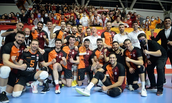 Cim Bom son şampiyonu durdurdu