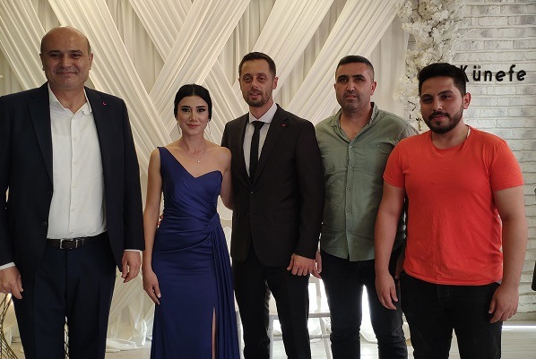 Mutluluklar Dileriz Emine & Ömer