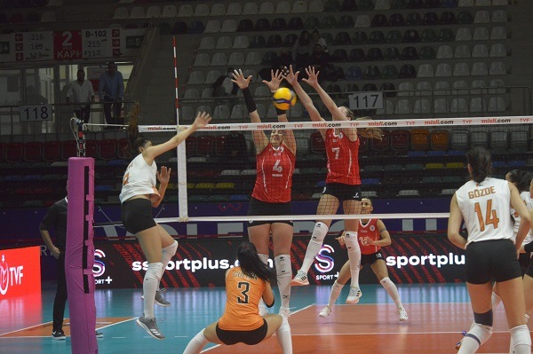 Karayolları 5 set sonunda güldü