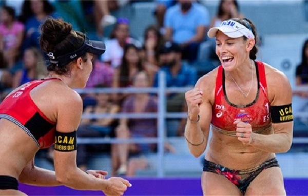 Liliana ve Elsa Sessiz ve Derinden İlerliyor