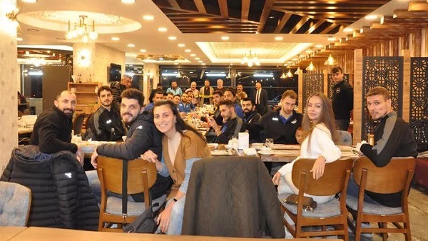 Sorgun Belediyespor'da Galatasaray maçı öncesi moral yemeği