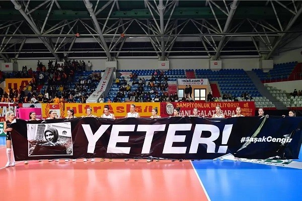 Galatasaray'dan kadın cinayetlerine tepki: Yeter!