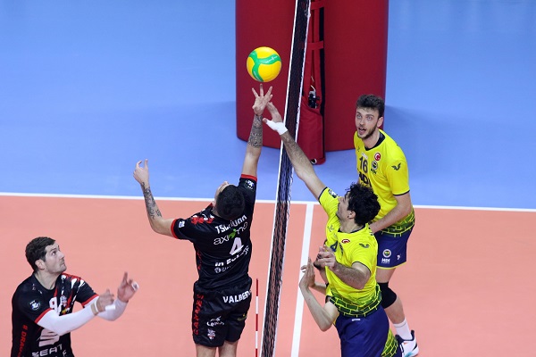 Fenerbahçe, Cannes'i set vermeden yendi