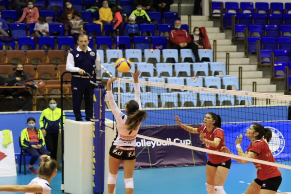 Kadınlar CEV Cup'ta 8'li Final Etabı Rövanş Maçları Başladı