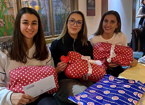 Muratpaşa Belediyespor'da 2021'e veda yemeği Muratpaşa Belediyespor'da 2021'e veda yemeği