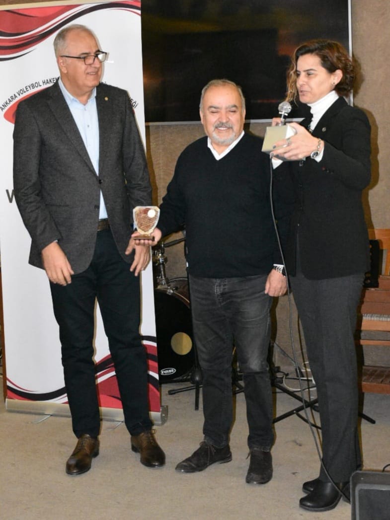 Ankara VHGD'den Eyüp Bostancı ve Çetin Ok'a plaket