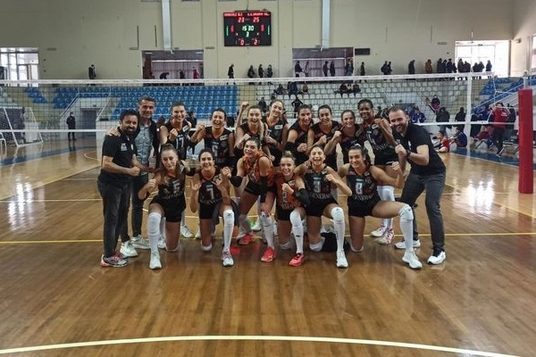 Sakarya Voleybol, Beşiktaş'a set vermedi