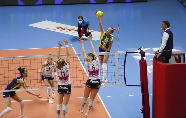 Fenerbahçe Opet grup lideri olarak çeyrek finale yükseldi