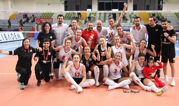 Mert Grup Sigorta Bursa'da 3 puanı set vermeden aldı