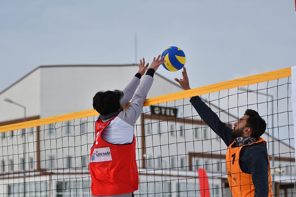 TVF Kar Voleybolu Türkiye Şampiyonası Başladı